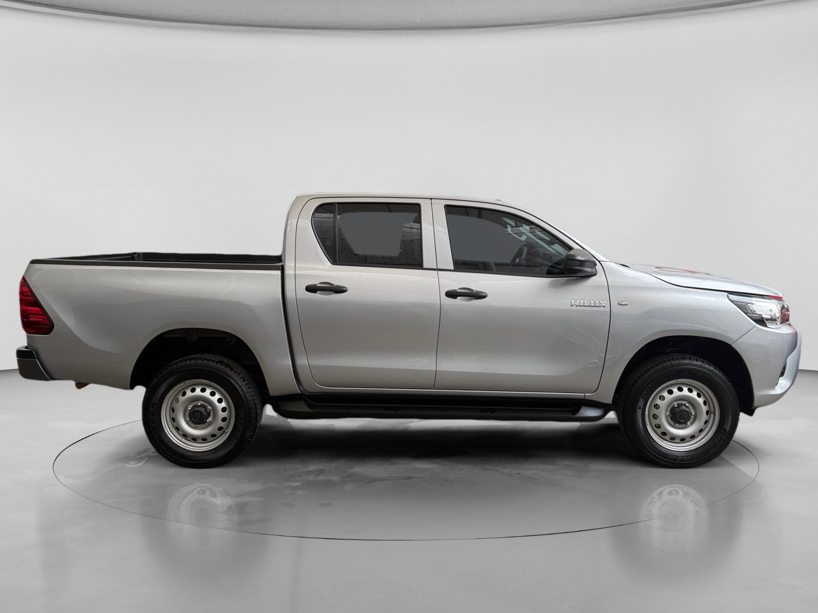 2026 Toyota HILUX D-CAB BASE