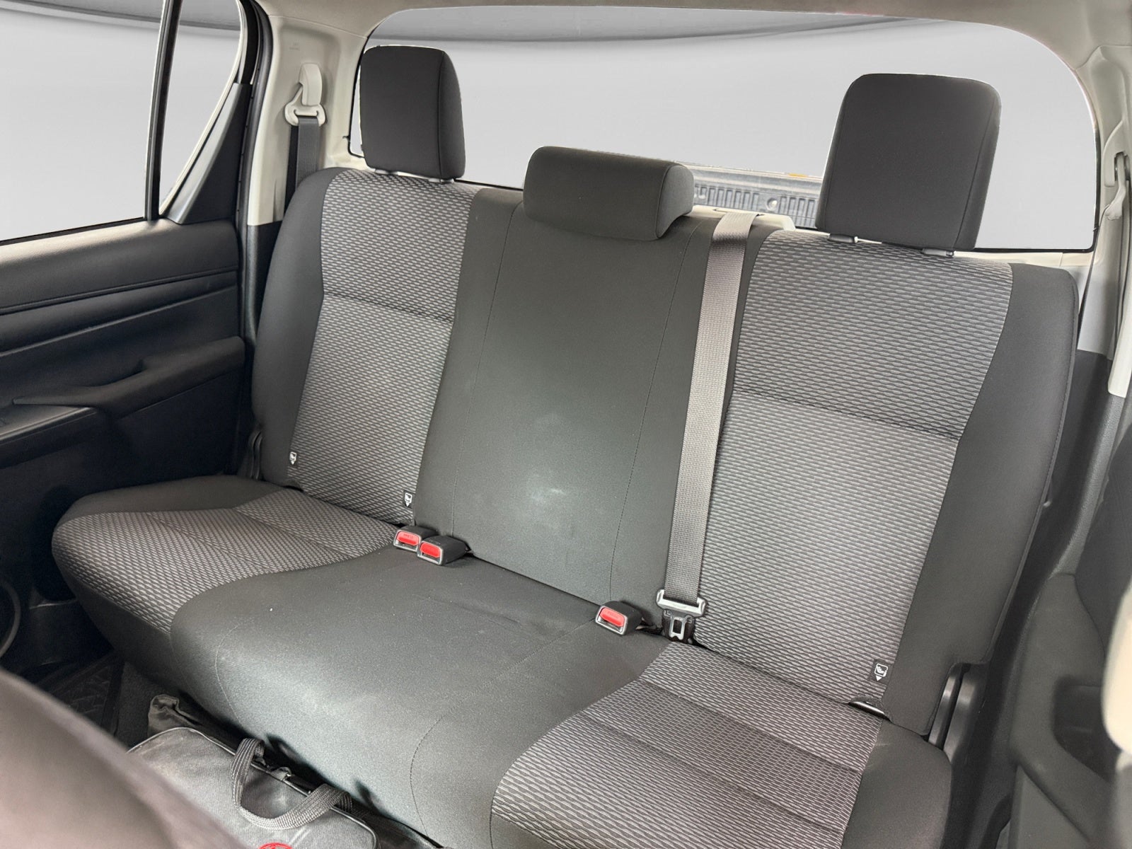 2026 Toyota HILUX D-CAB BASE