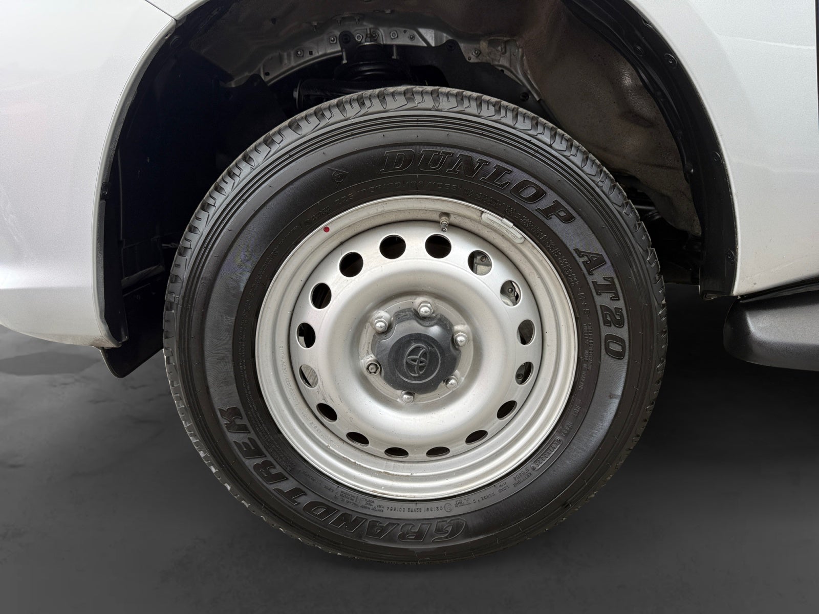 2026 Toyota HILUX D-CAB BASE