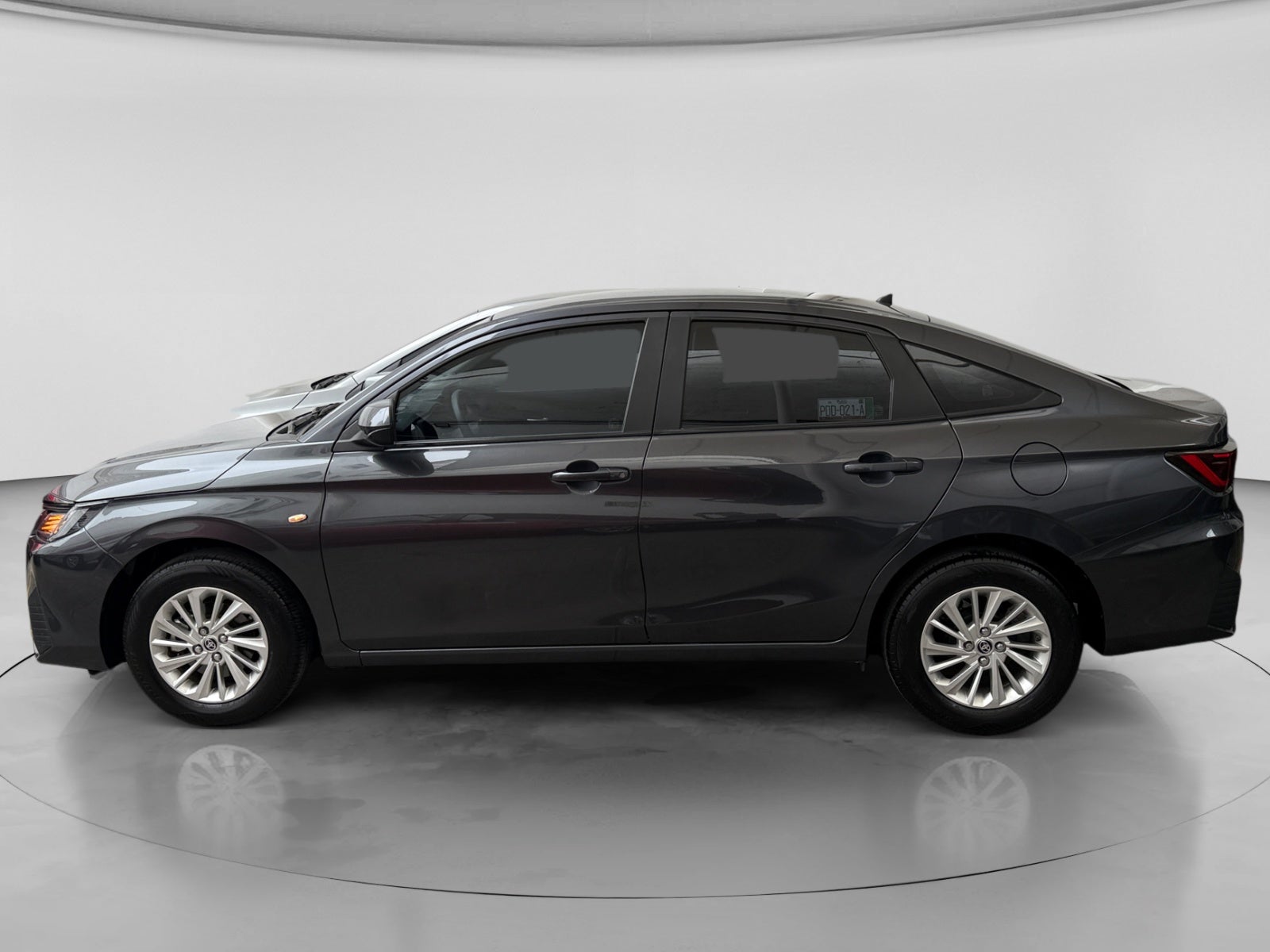 2024 Toyota YARIS S MT