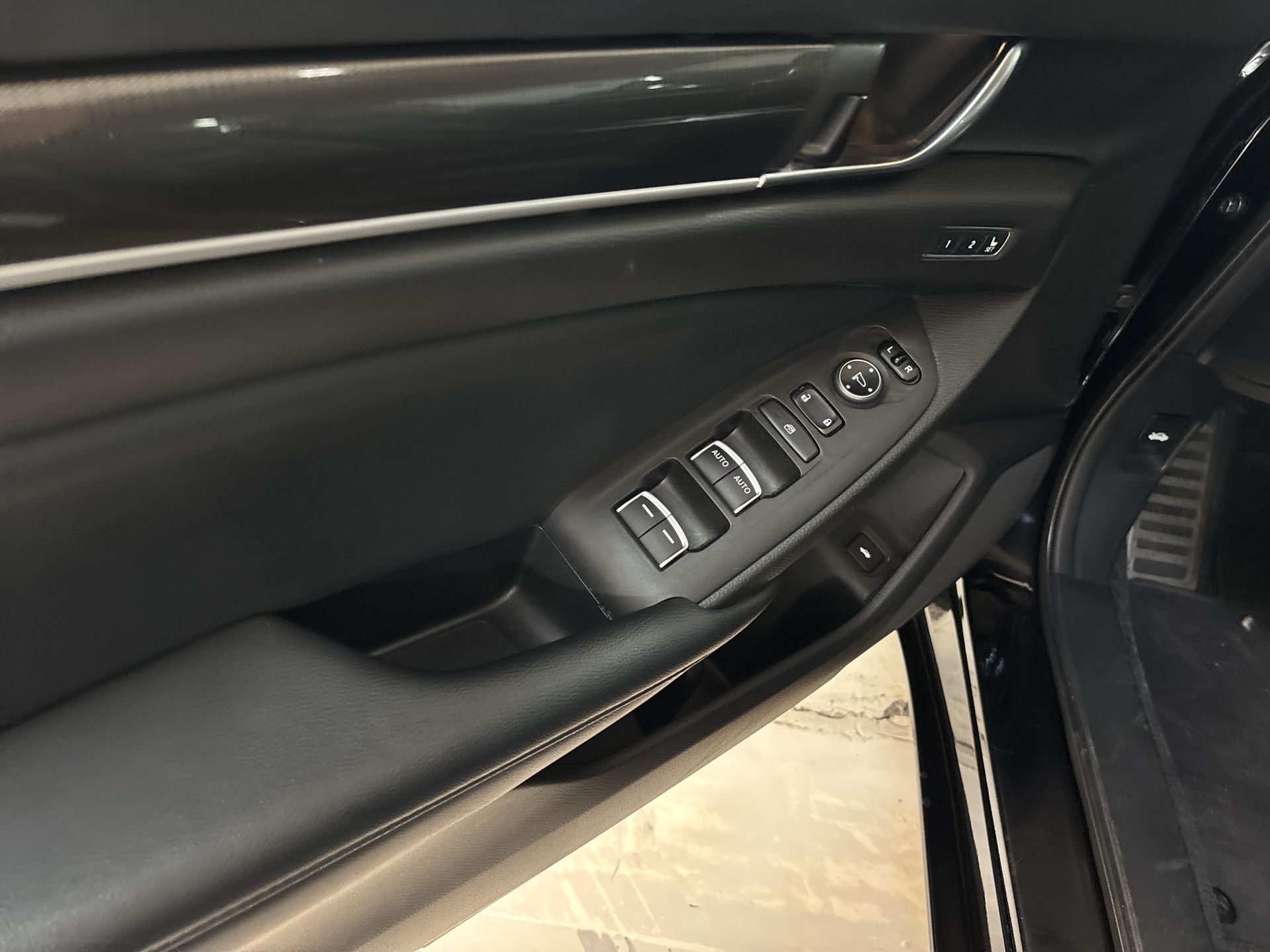 2022 Honda ACCORD TOURING