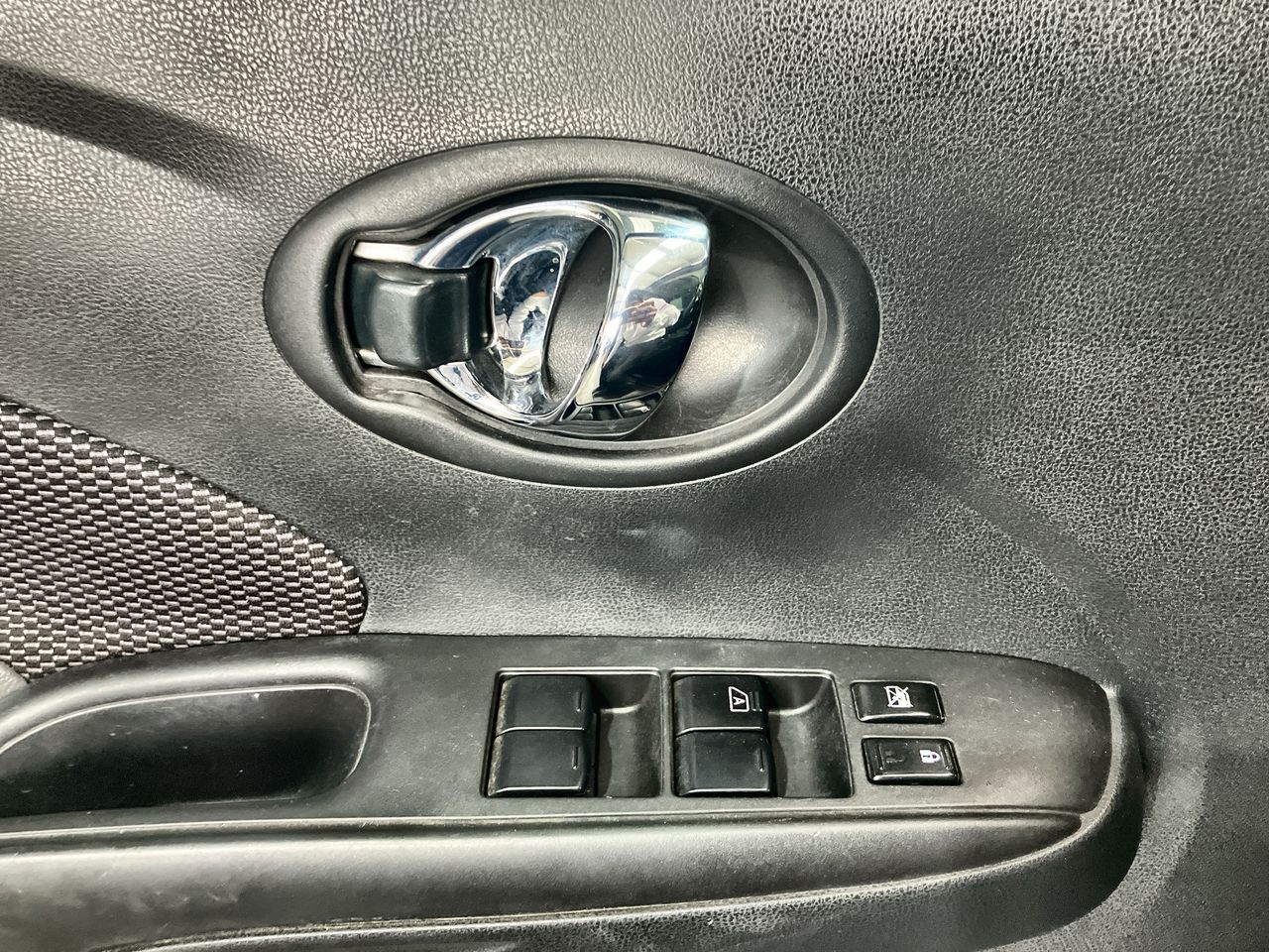 2018 Nissan VERSA ADVANCE AT AC