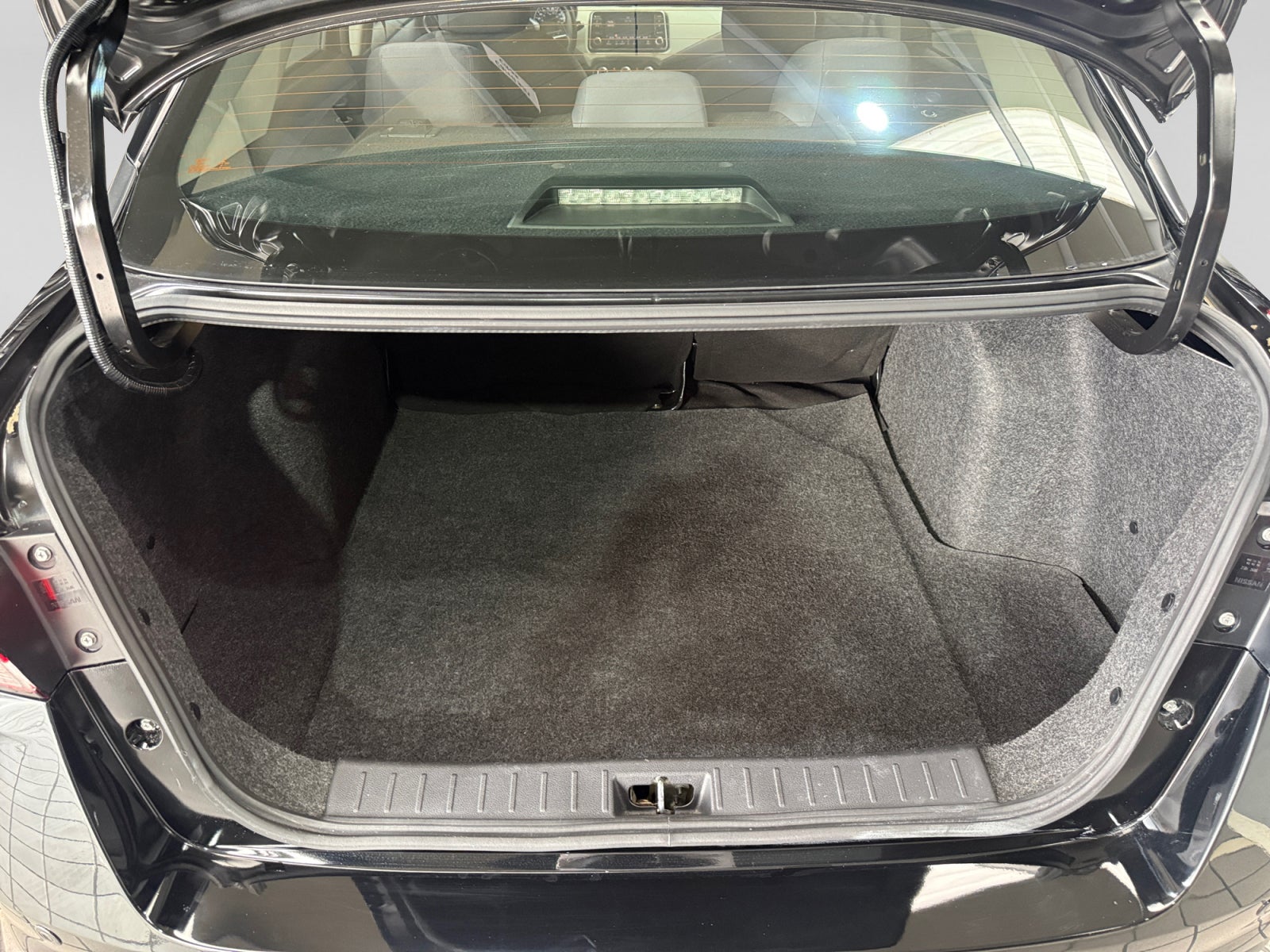 2020 Nissan VERSA ADVANCE MT
