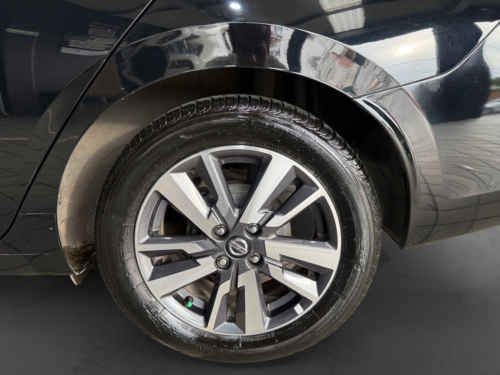 2020 Nissan VERSA ADVANCE MT
