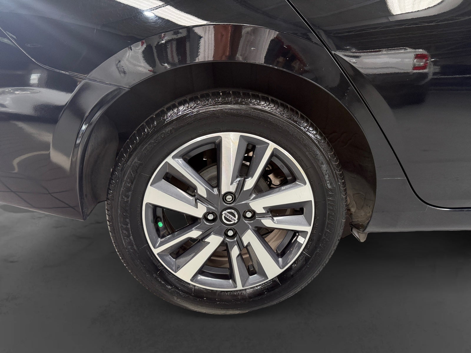 2020 Nissan VERSA ADVANCE MT