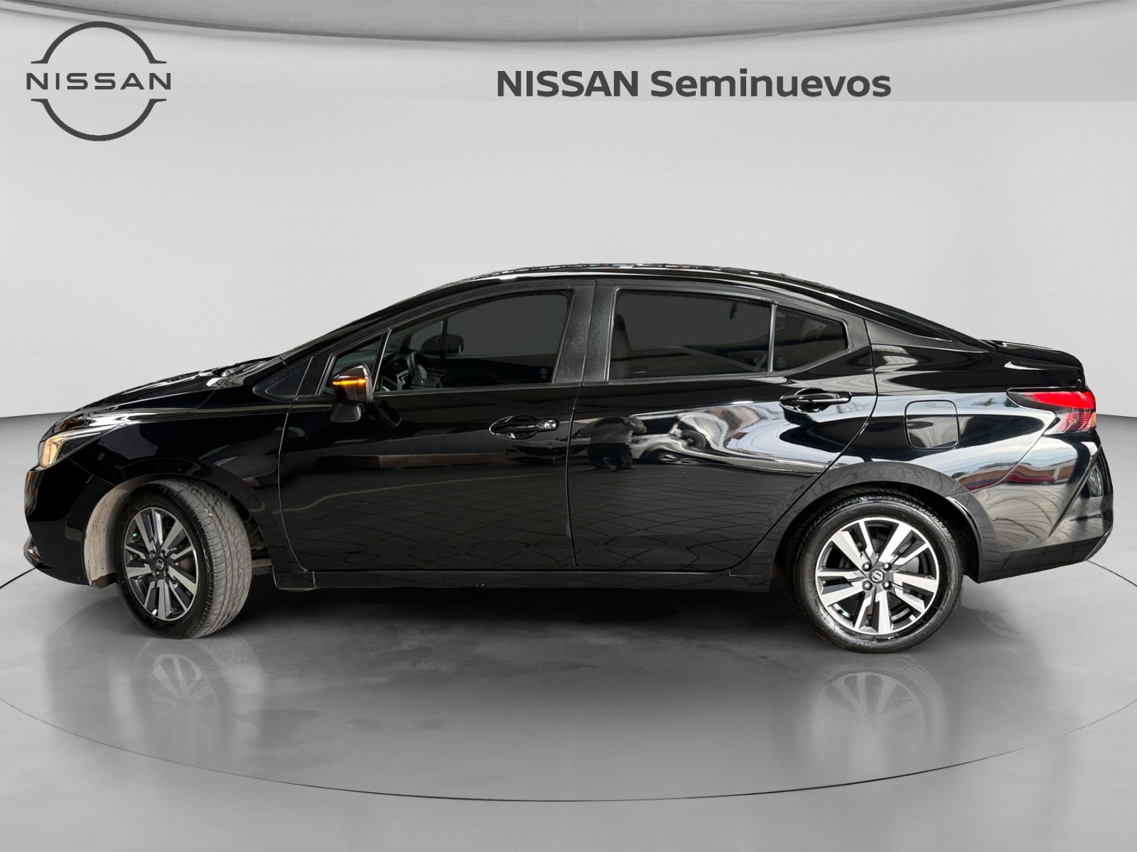 2020 Nissan VERSA ADVANCE MT