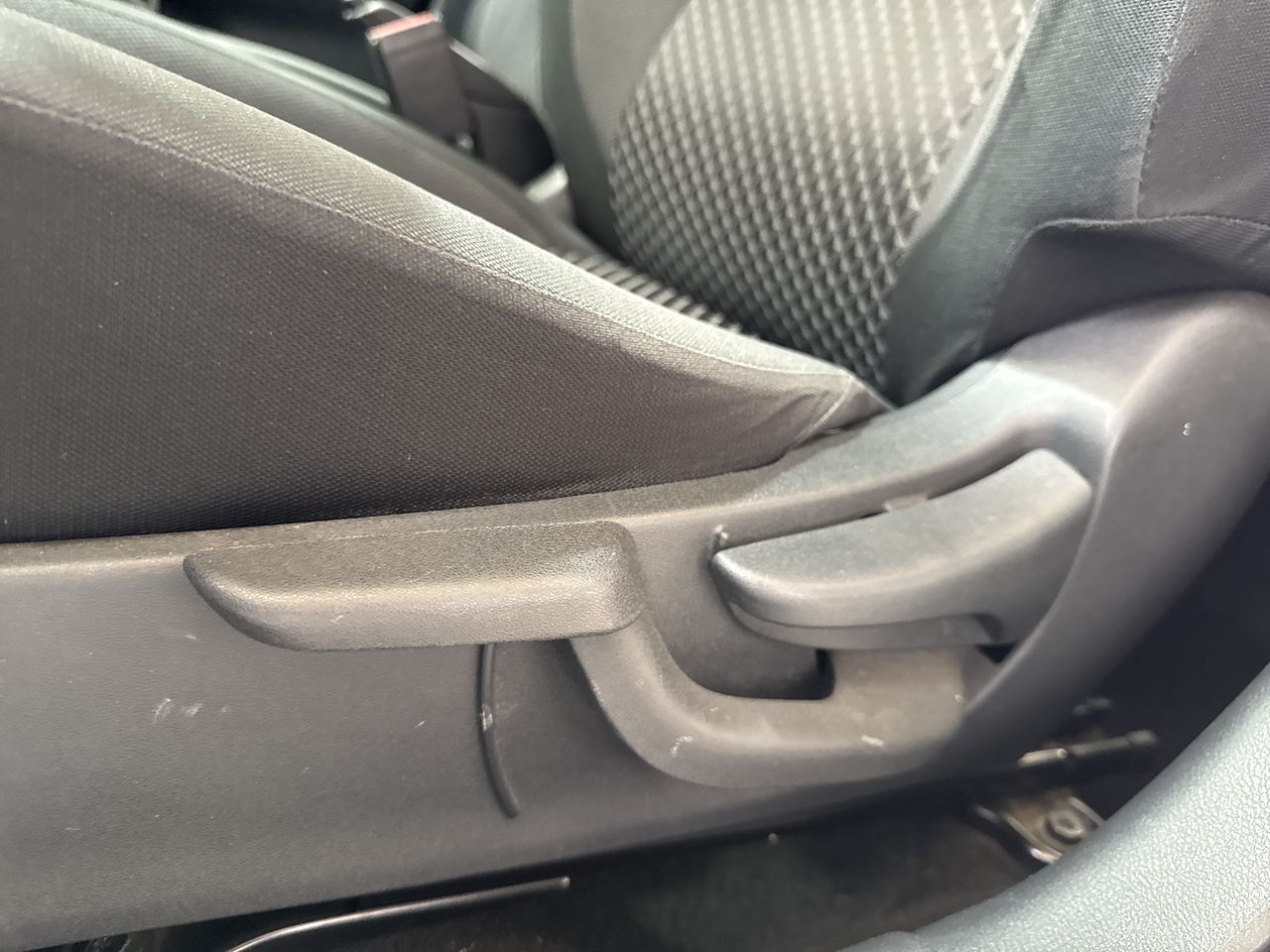 2020 Nissan VERSA SENSE MT