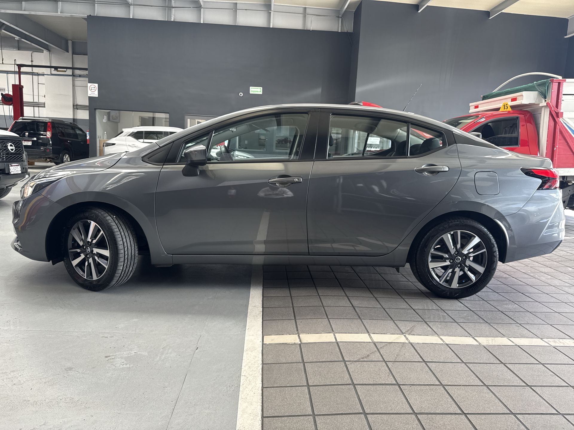 2022 Nissan VERSA ADVANCE CVT 22