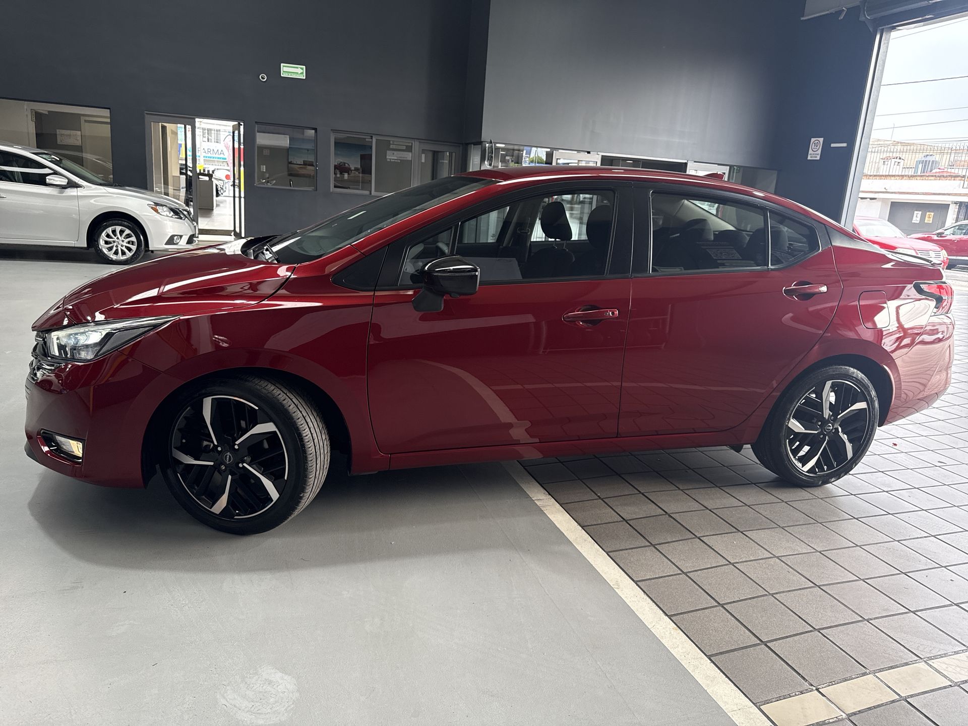2023 Nissan VERSA VERSA SR CVT