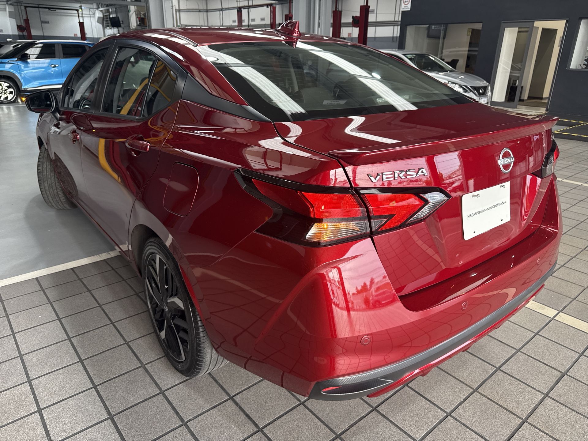 2023 Nissan VERSA VERSA SR CVT