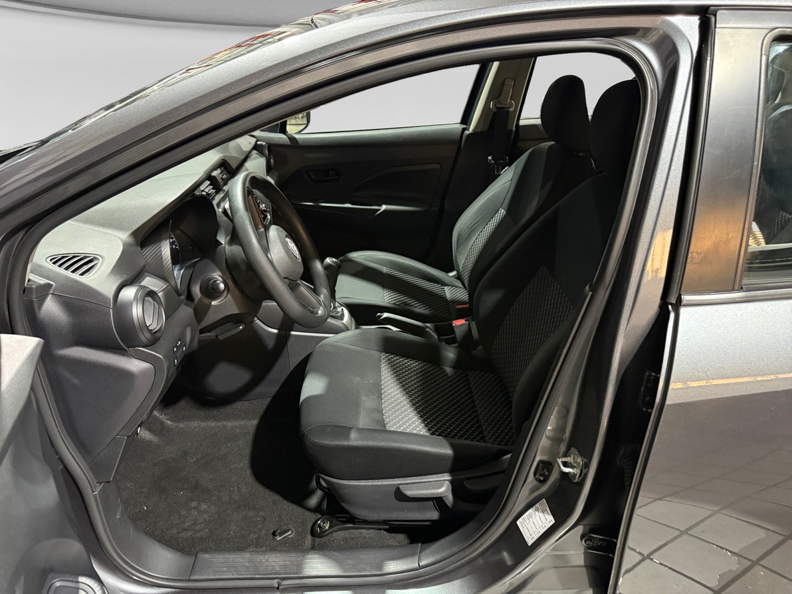 2023 Nissan VERSA SENSE MT 23