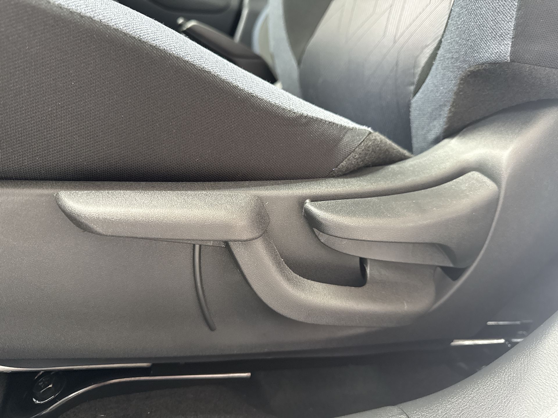 2025 Nissan VERSA ADVANCE MT 25