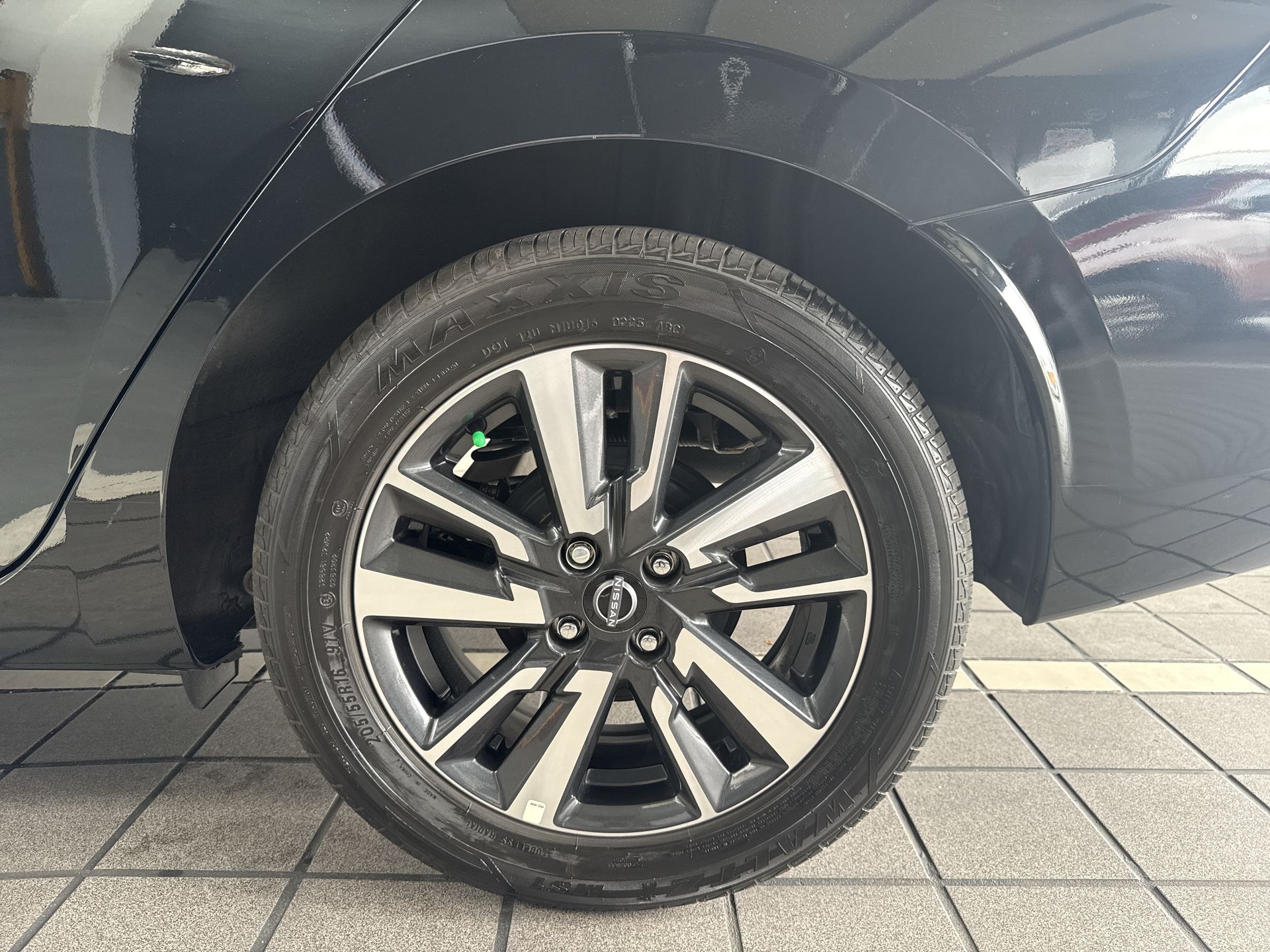 2025 Nissan VERSA ADVANCE MT 25