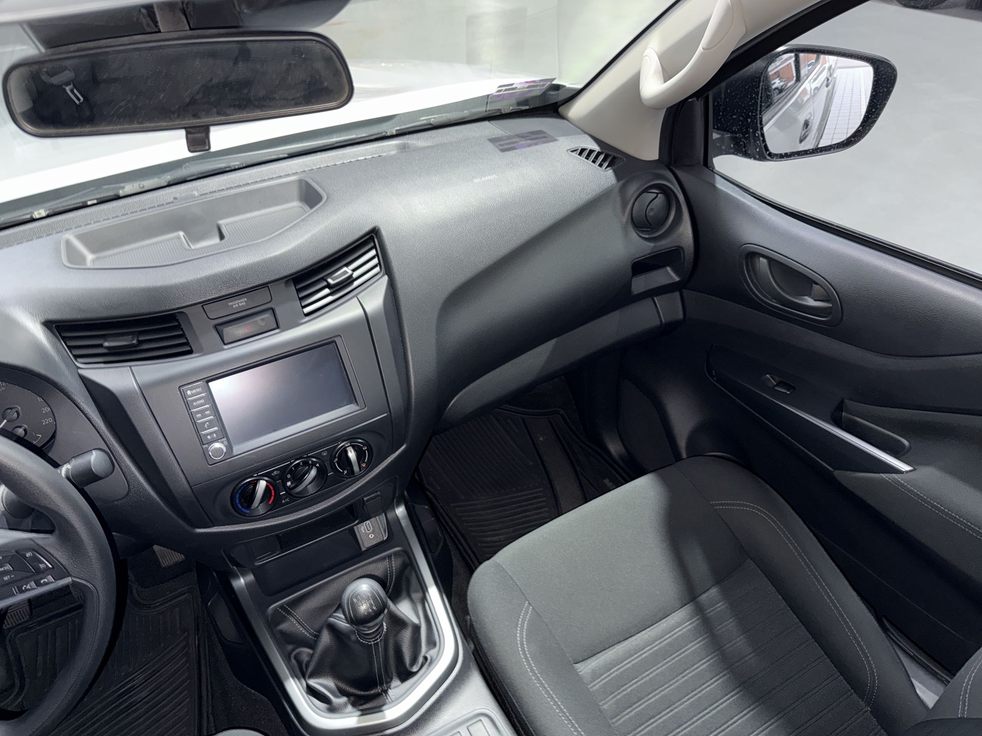2025 Nissan FRONTIER XE TM 25