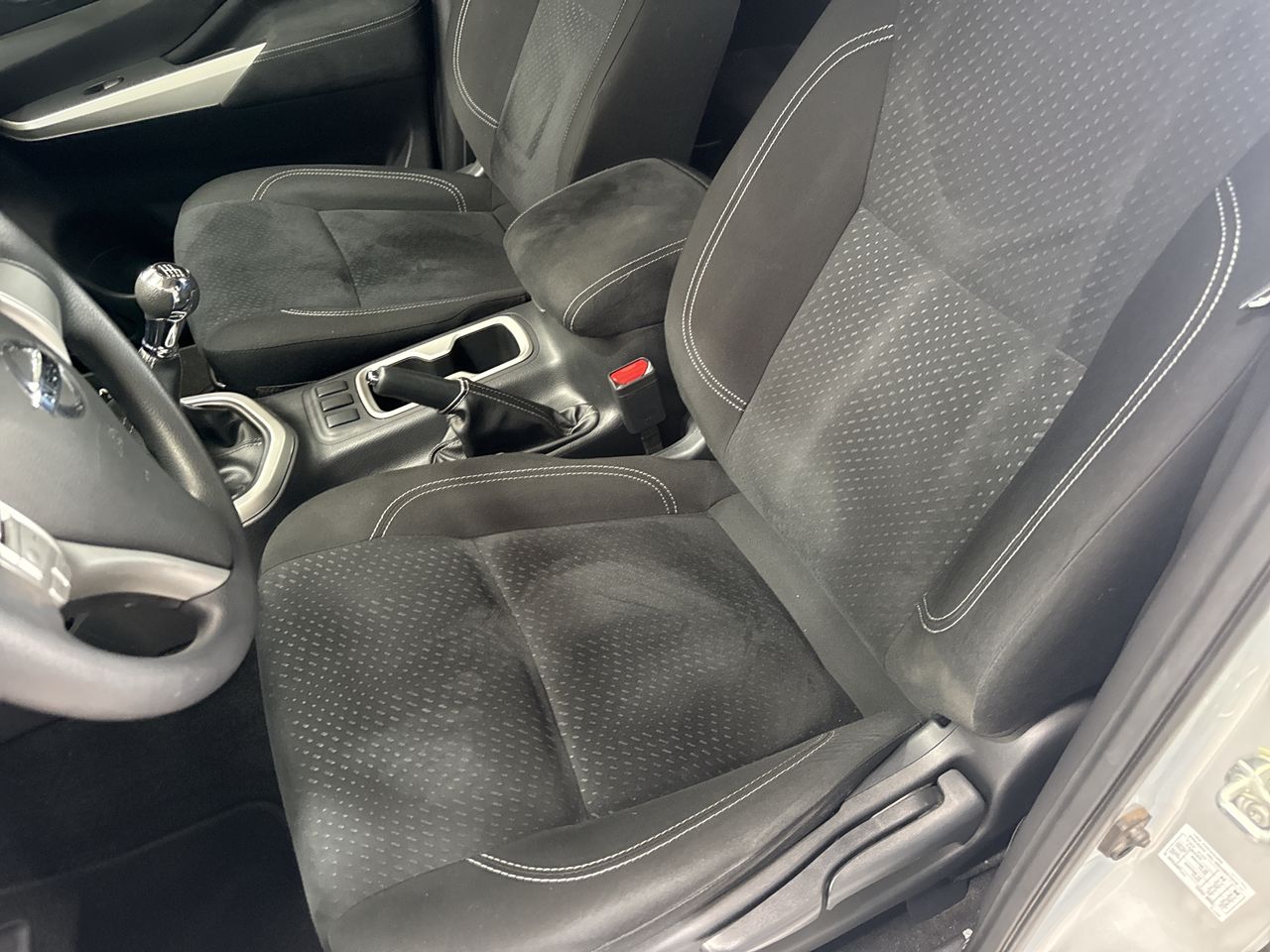 2020 Nissan FRONTIER LE TM AC