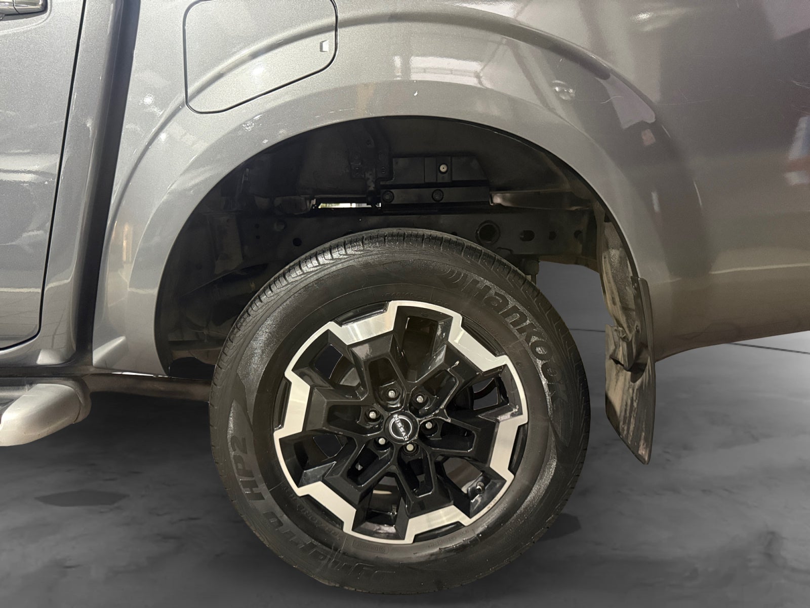 2023 Nissan FRONTIER PLATINUM LE TA 23