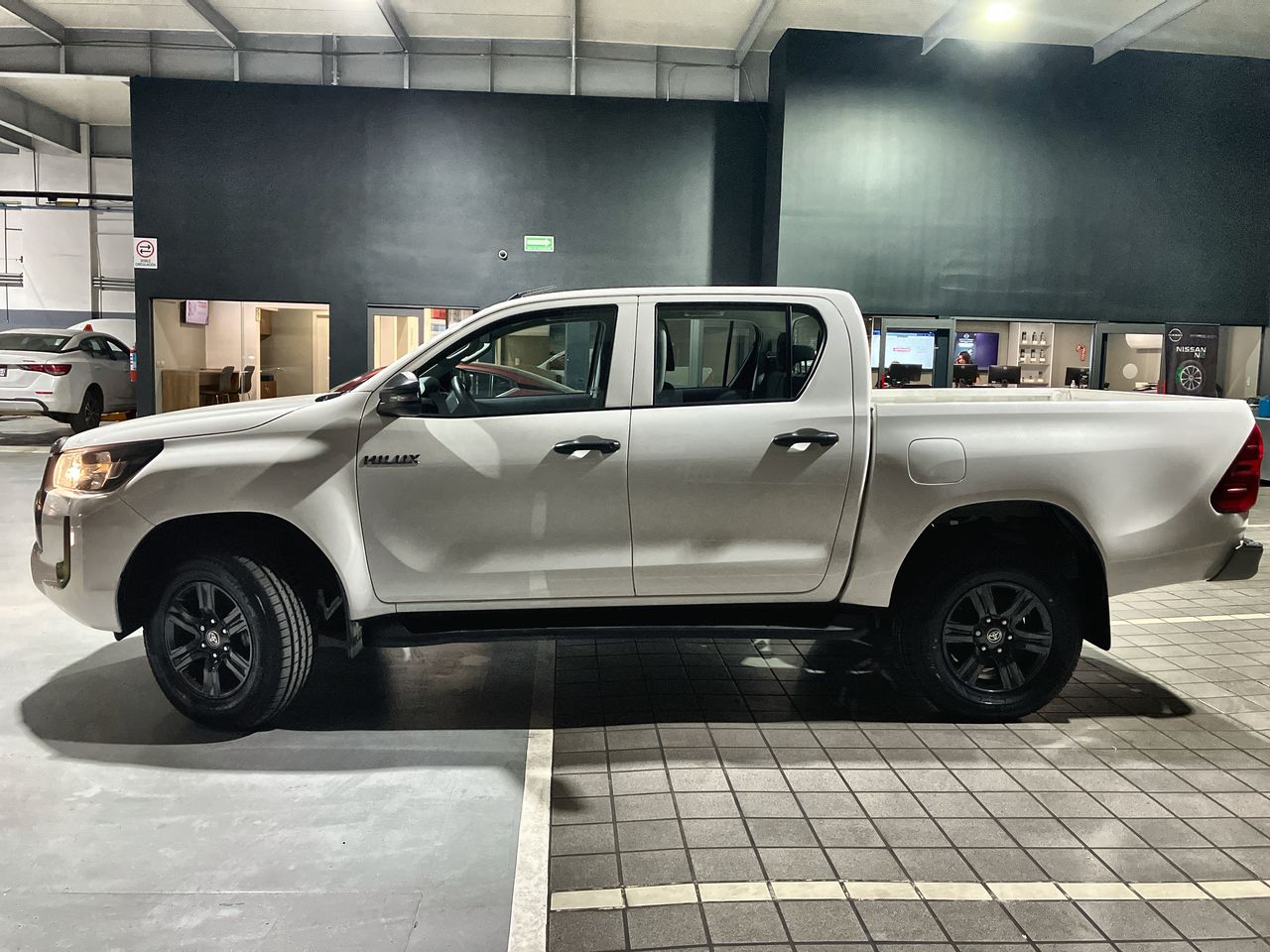2021 Toyota HILUX D-CAB SR