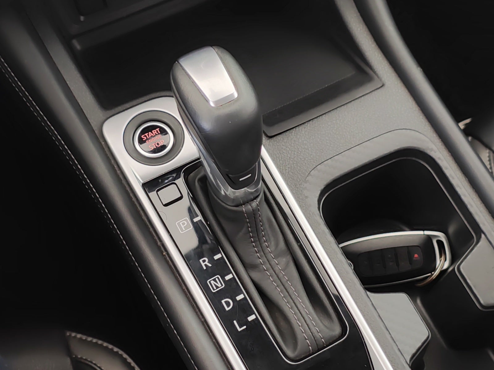 2024 Nissan SENTRA SR PLATINUM BITONO CVT 24