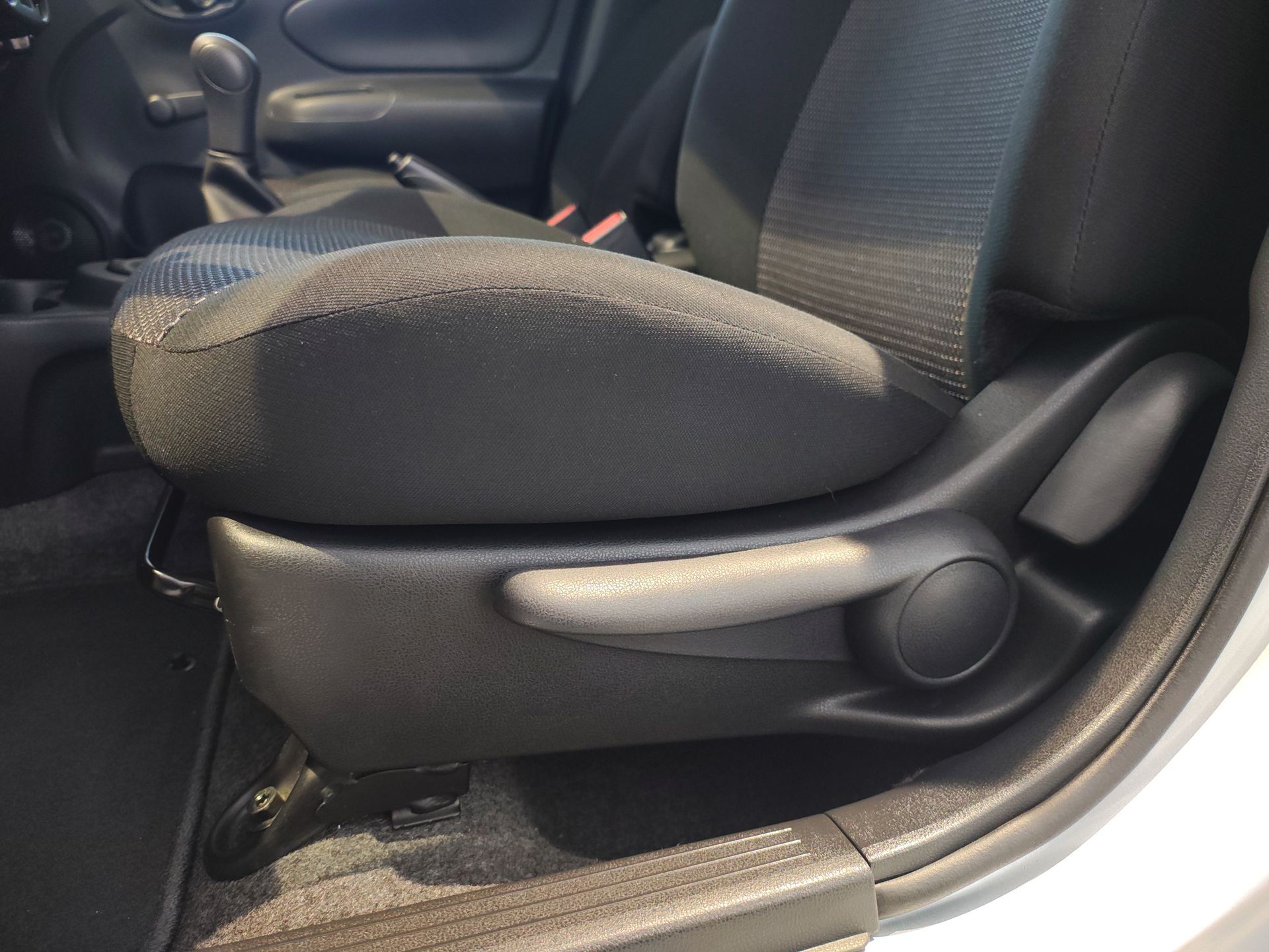 2020 Nissan V-DRIVE MT AC 1.6L