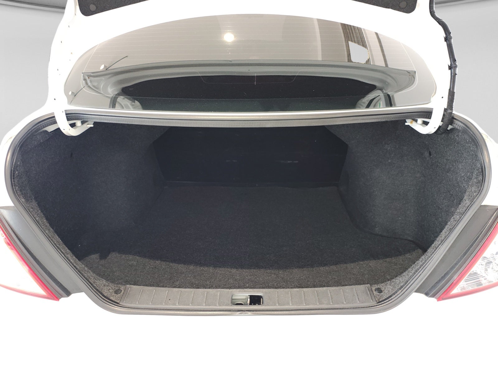 2024 Nissan V-DRIVE V-DRIVE TM A/C AUDIO 24