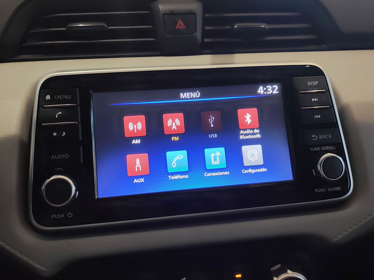 2022 Nissan VERSA ADVANCE CVT 22