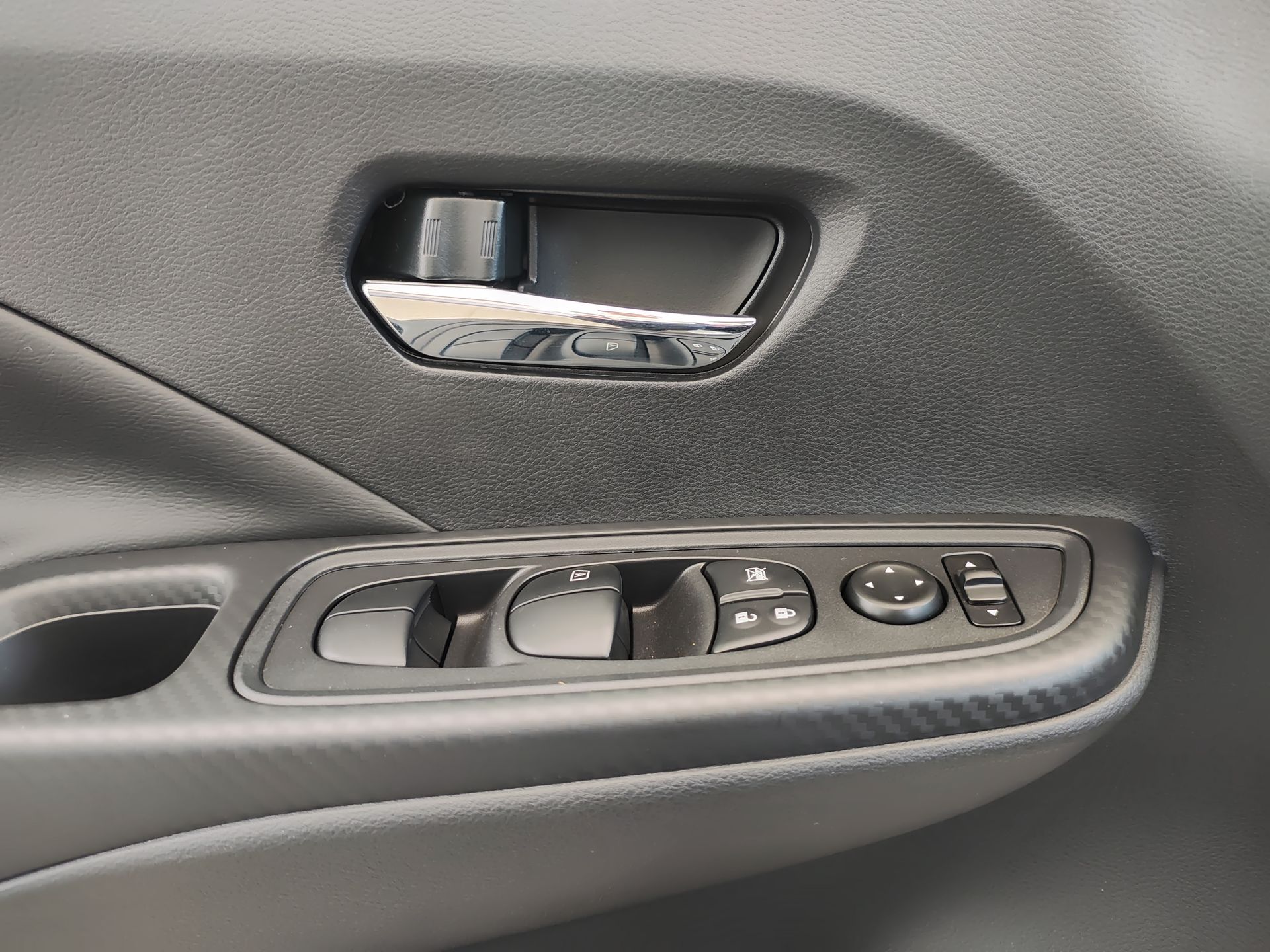 2025 Nissan VERSA SR CVT 25