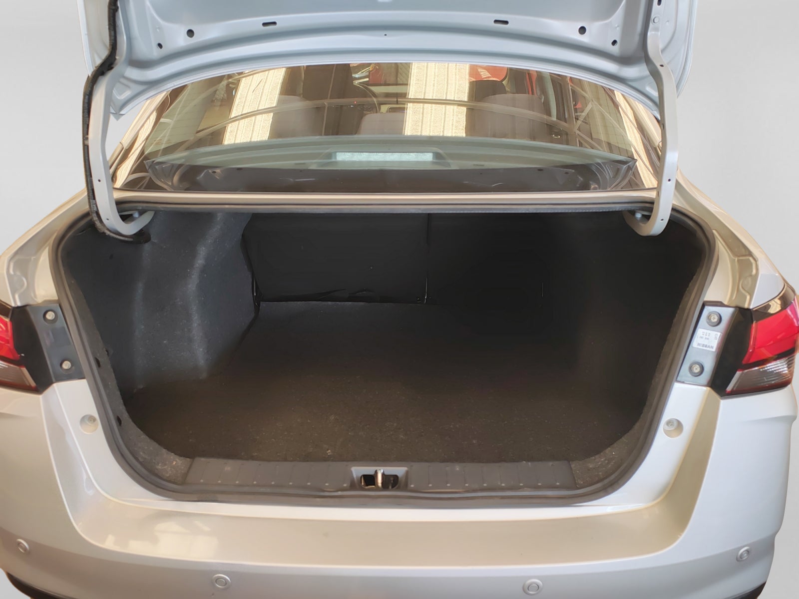2022 Nissan VERSA ADVANCE MT 22