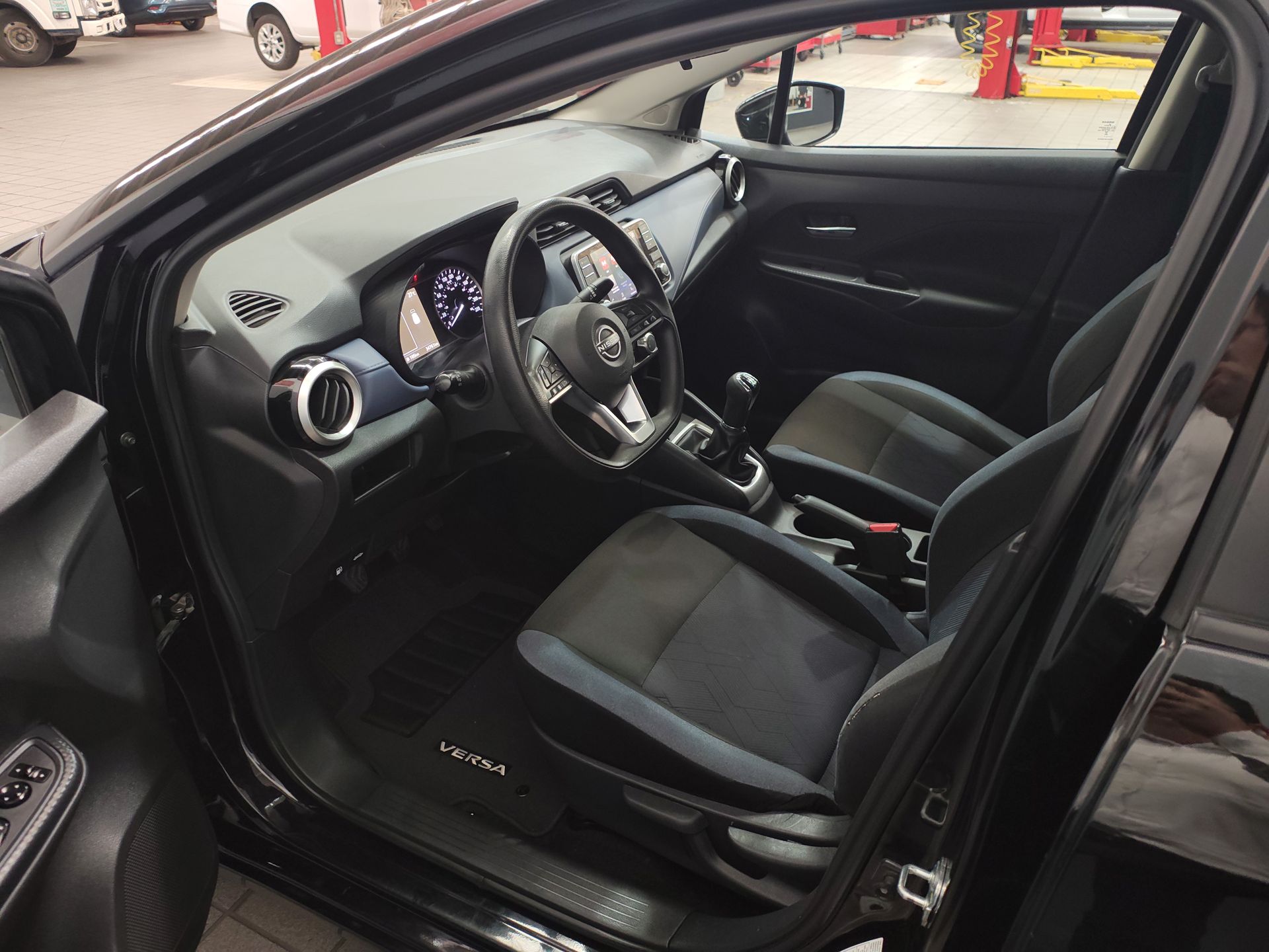 2024 Nissan VERSA ADVANCE MT 24