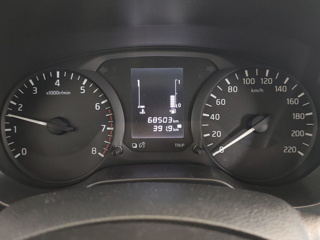 2020 Nissan NP300 DOBLE CABINA SE TM AC PAQ SEG 6VEL