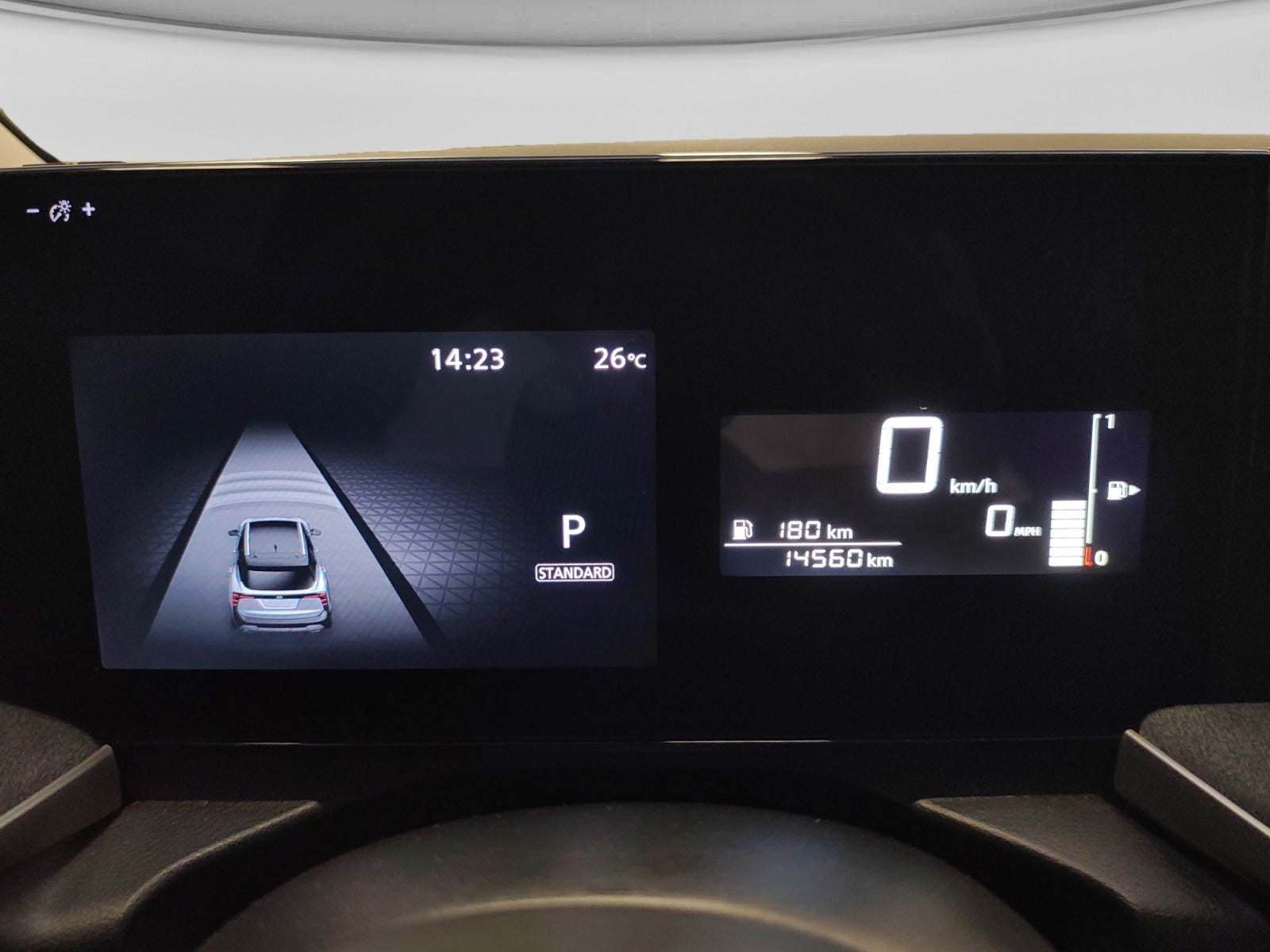 2025 Nissan KICKS ADVANCE CVT