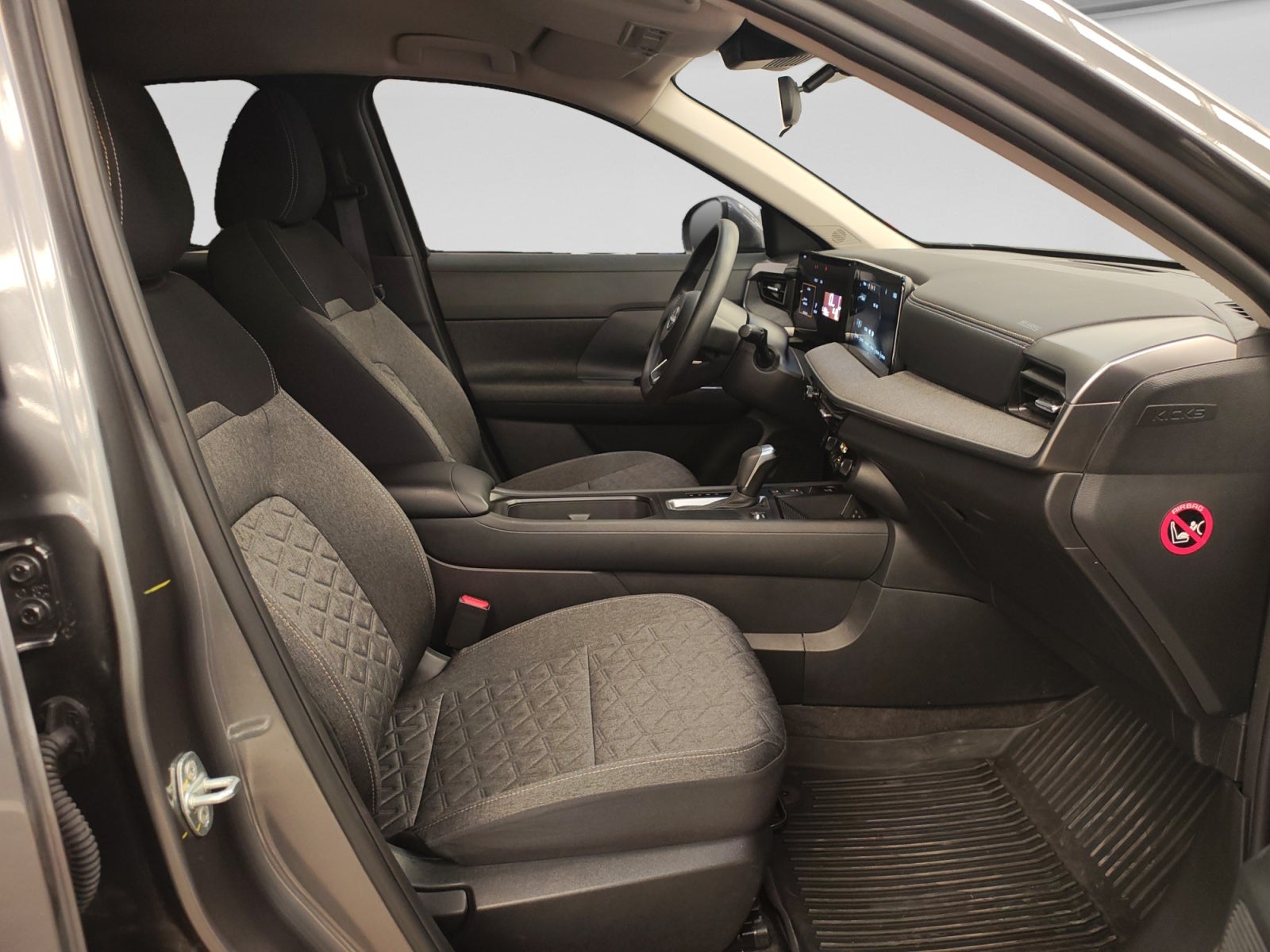 2025 Nissan KICKS ADVANCE CVT