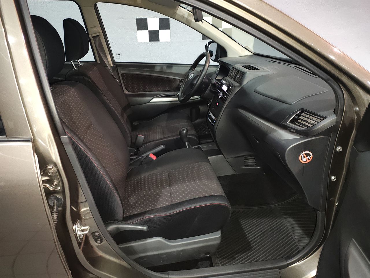 2021 Toyota AVANZA LE MT