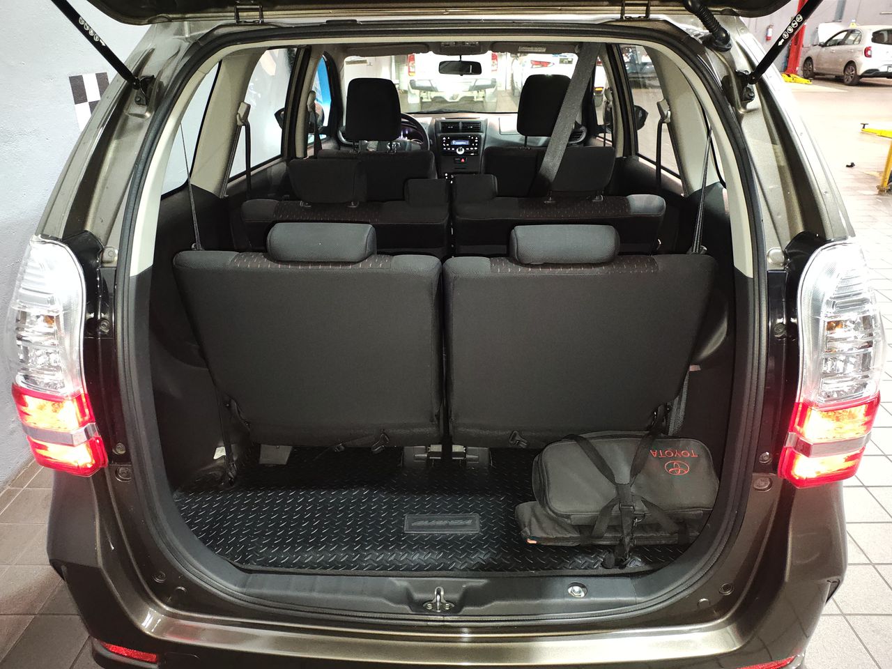 2021 Toyota AVANZA LE MT