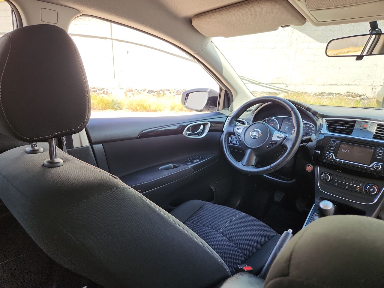 2018 Nissan SENTRA ADVANCE MT