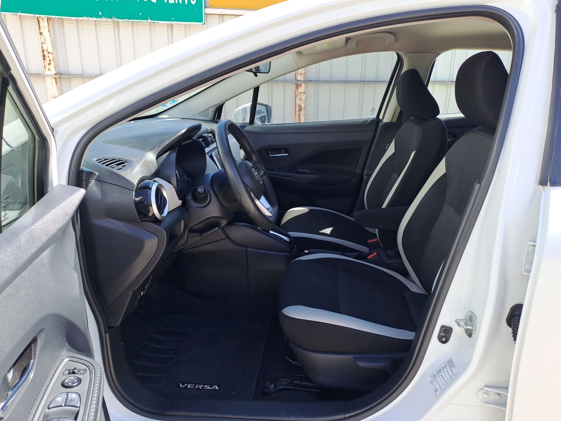 2022 Nissan VERSA ADVANCE CVT 22