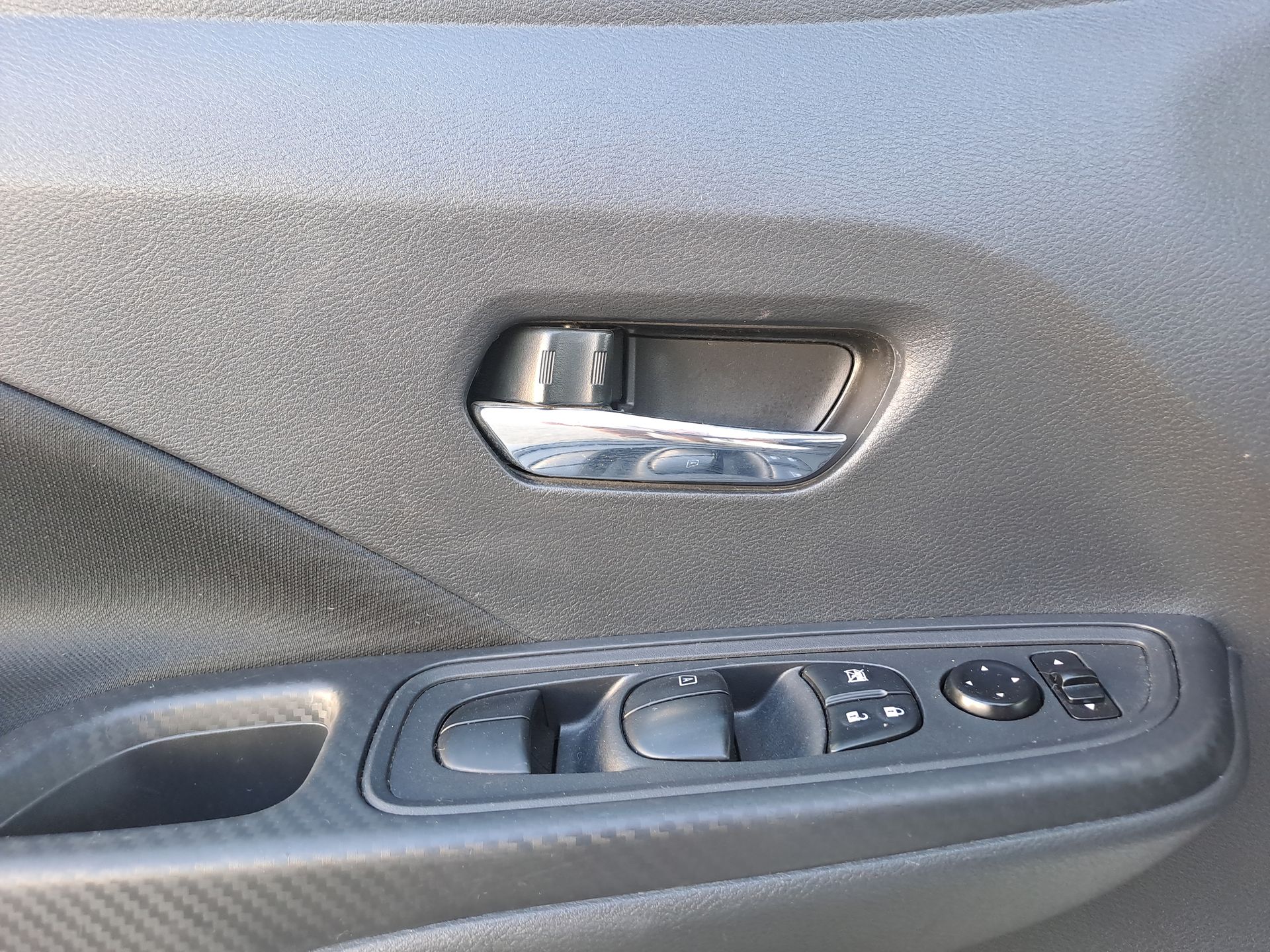 2022 Nissan VERSA ADVANCE CVT 22