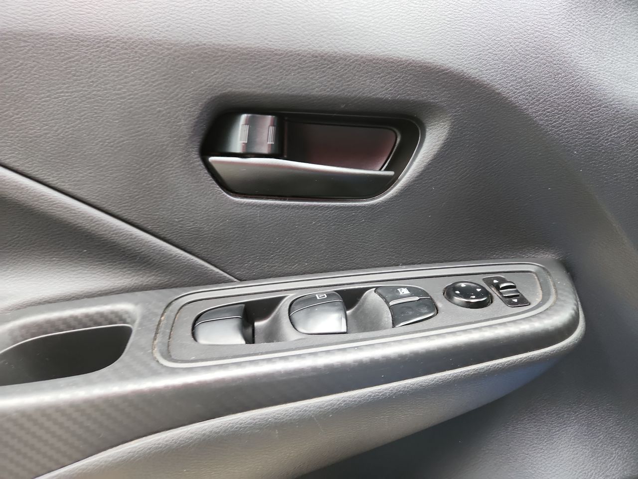 2023 Nissan VERSA SENSE MT 23