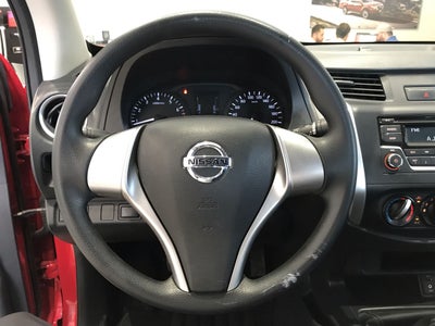 2020 Nissan NP300 DOBLE CABINA DOBLE CABINA SE TM AC PAQ SEG 6VEL