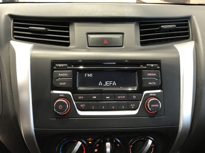 2020 Nissan NP300 DOBLE CABINA DOBLE CABINA SE TM AC PAQ SEG 6VEL