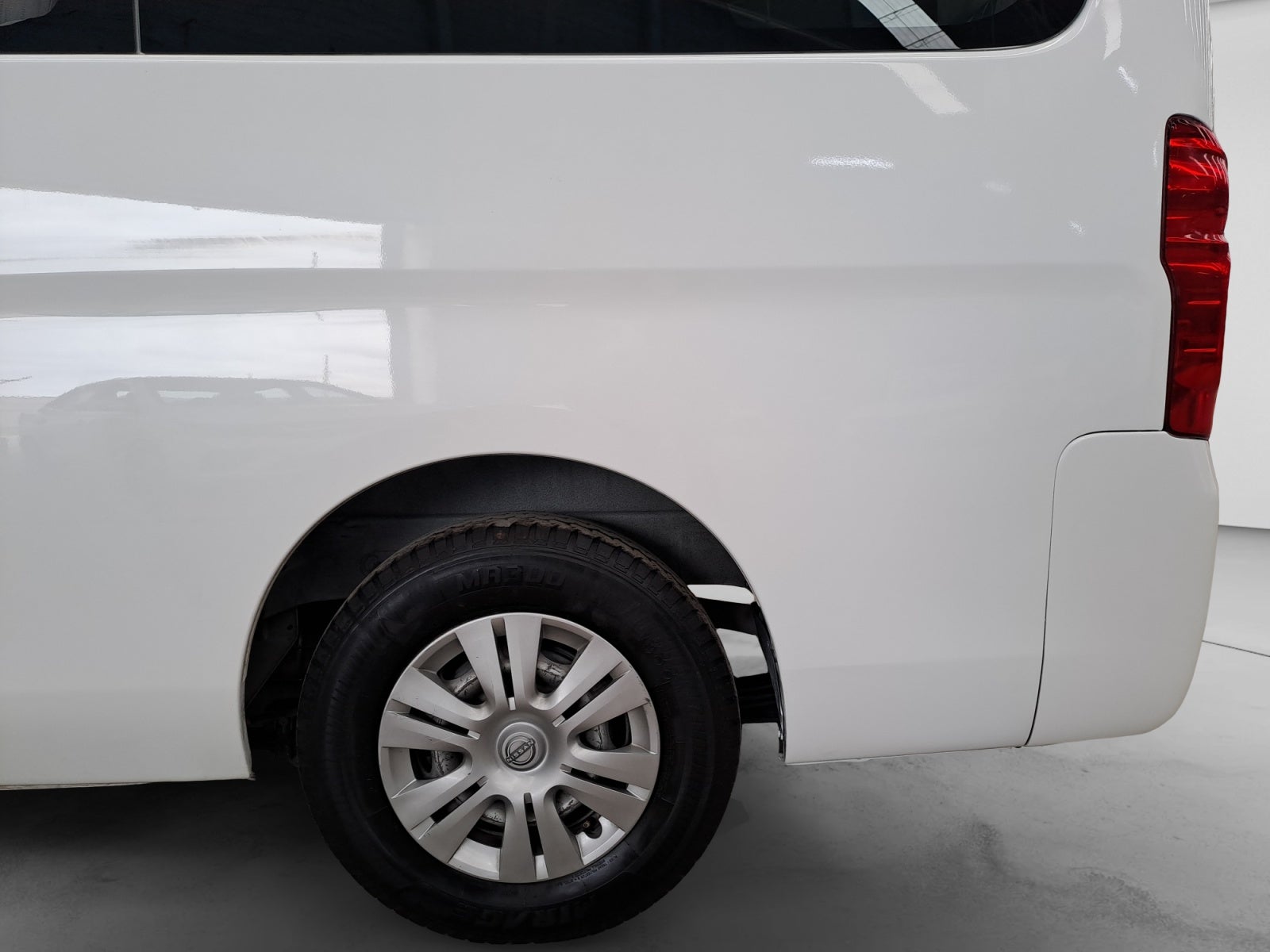 2024 Nissan URVAN 14 PASAJEROS AMPLIA AA 24