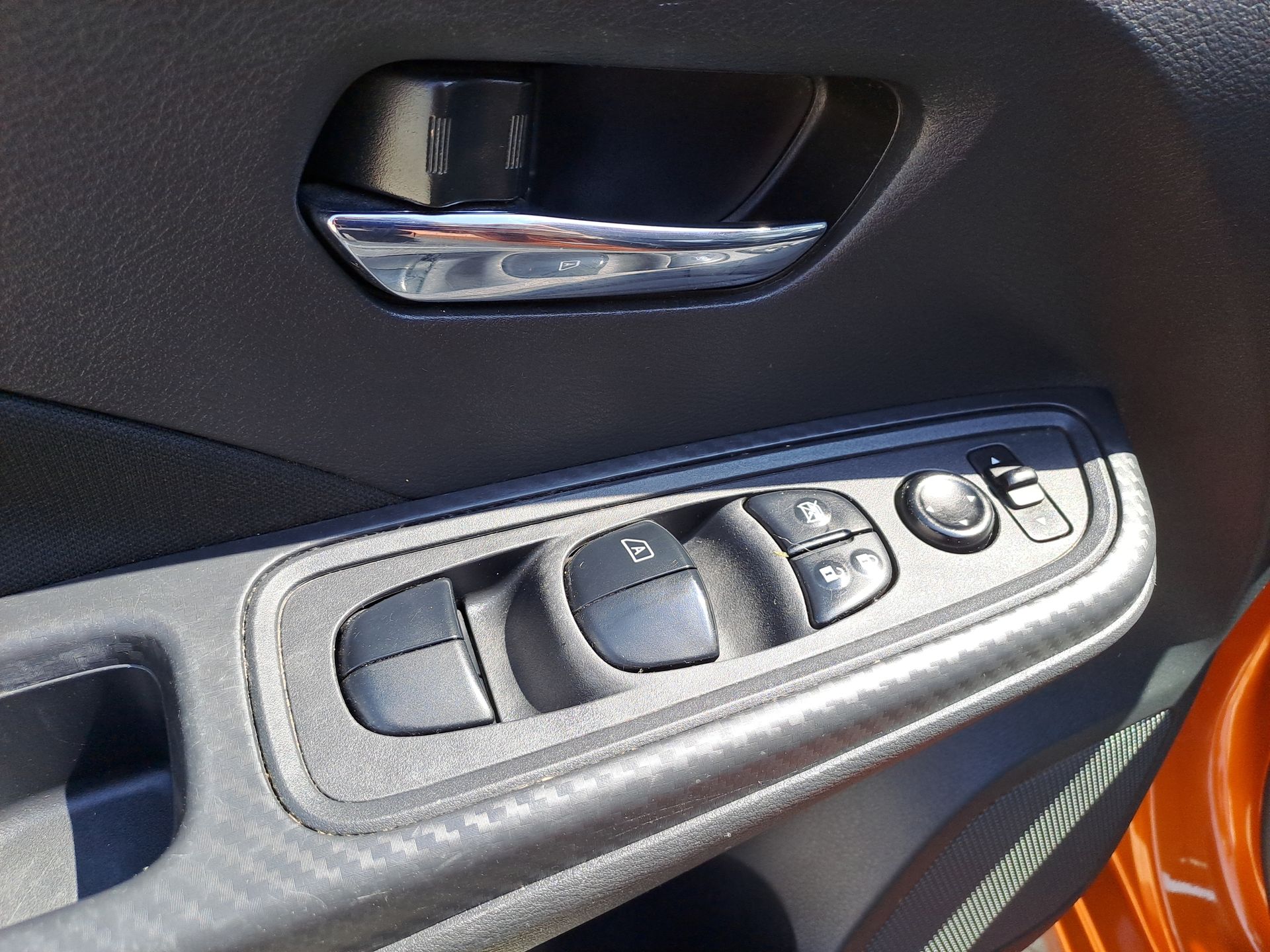 2022 Nissan VERSA ADVANCE CVT 22