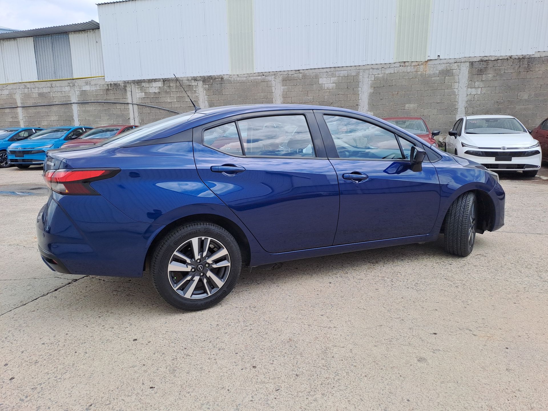 2023 Nissan VERSA ADVANCE CVT 23