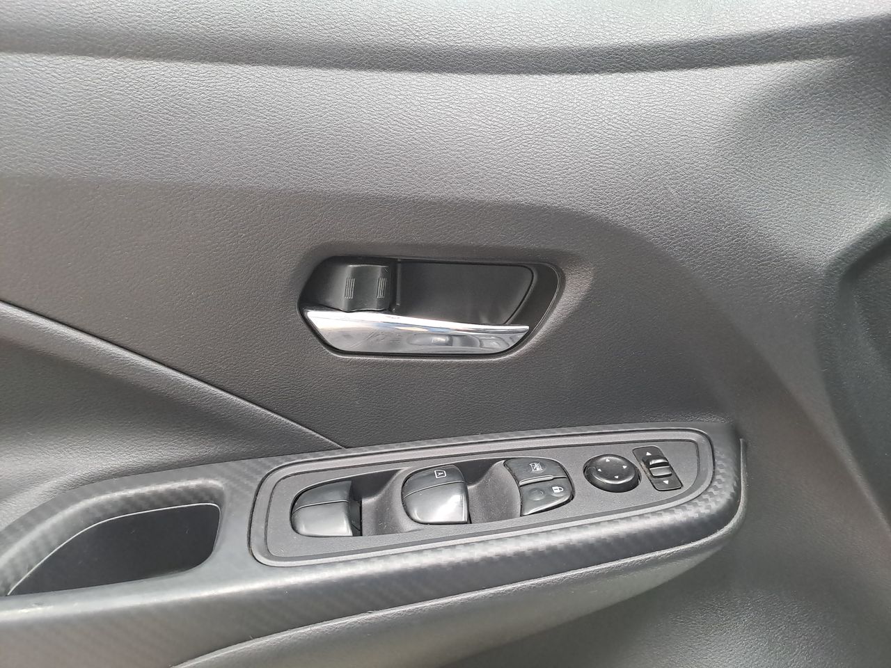 2021 Nissan VERSA SENSE MT 21
