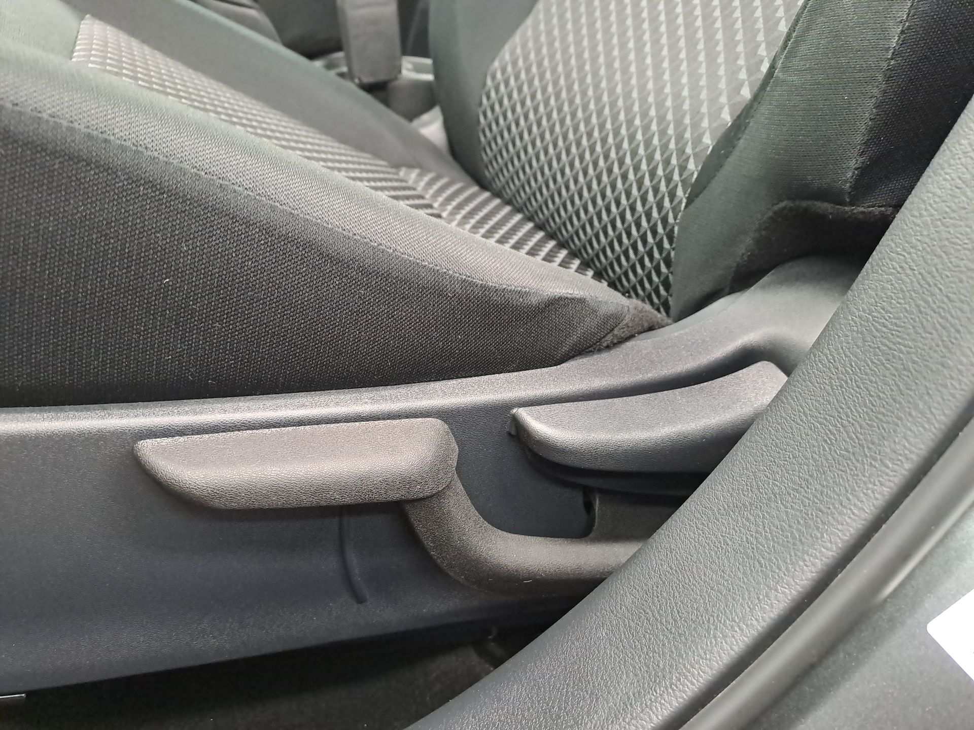 2024 Nissan VERSA SENSE MT 24