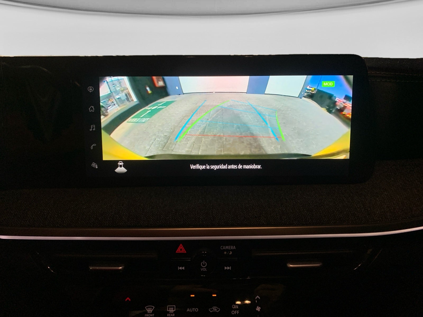 2025 Nissan KICKS PLATINUM CVT 25