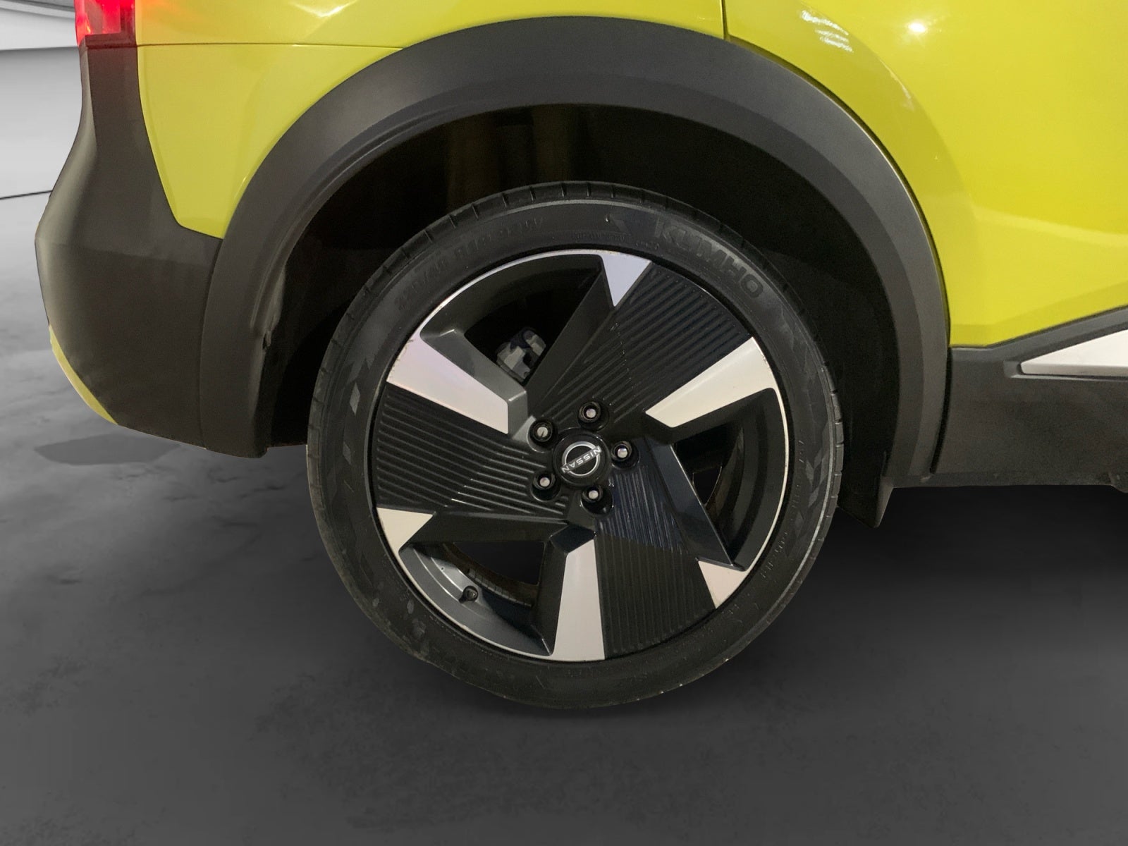 2025 Nissan KICKS PLATINUM CVT 25