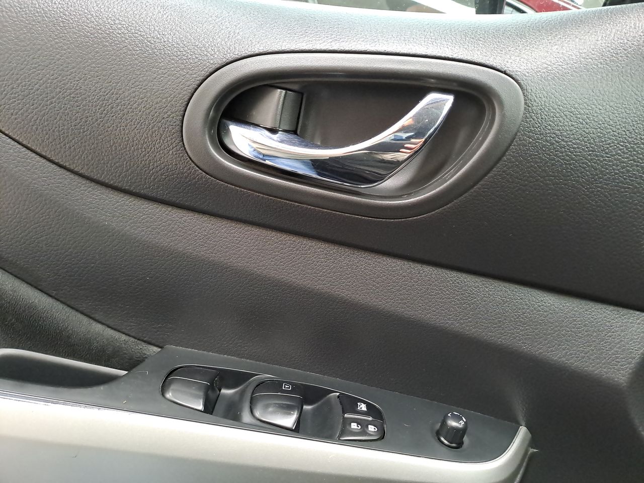 2020 Nissan FRONTIER LE TM AC