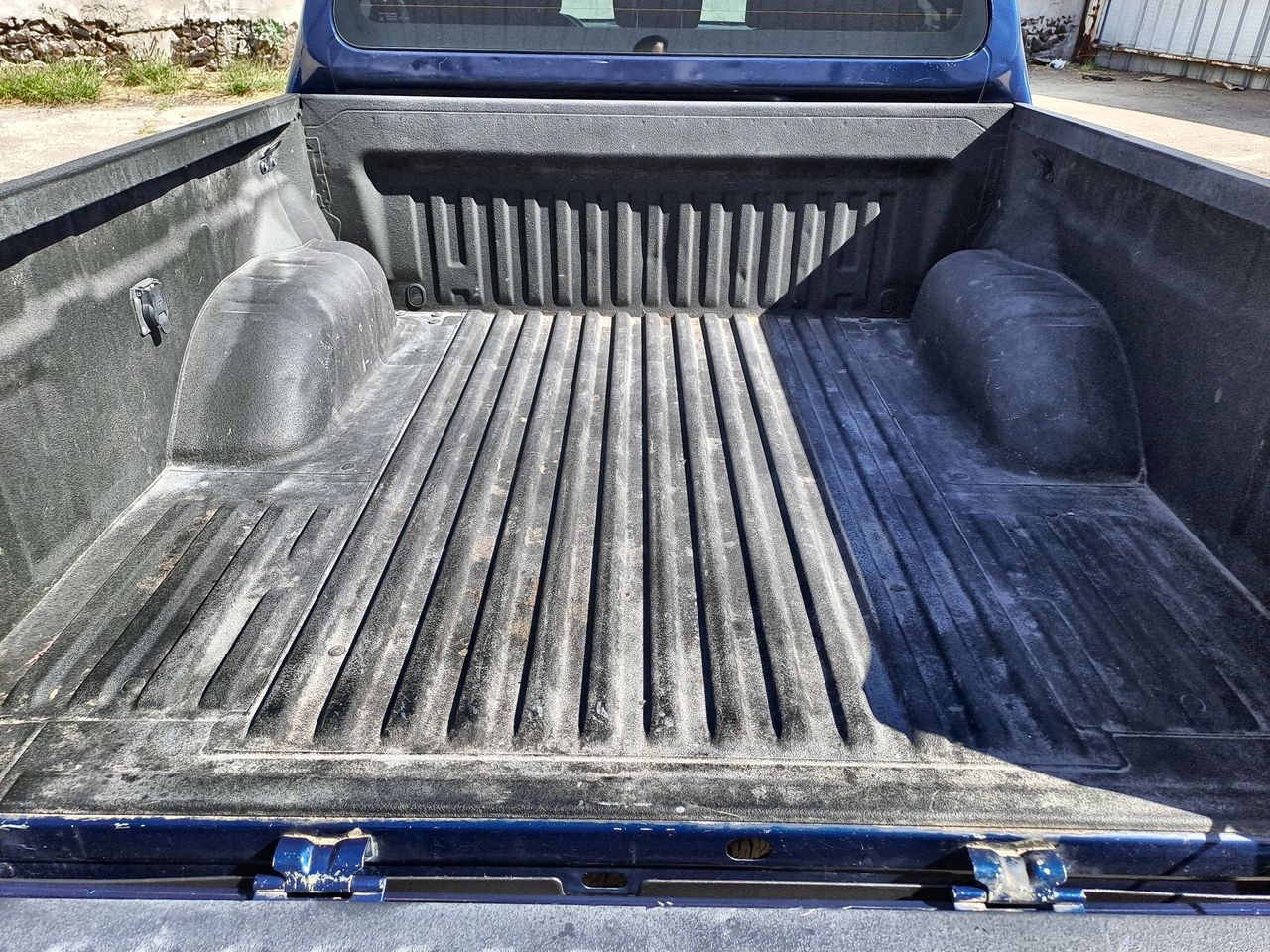 2020 Nissan FRONTIER LE TM AC