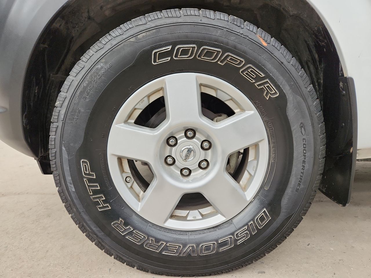 2020 Nissan FRONTIER DOBLE CABINA SE TM AC PAQ SEG 6VEL