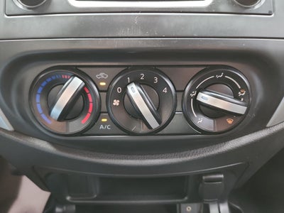 2020 Nissan FRONTIER DOBLE CABINA SE TM AC PAQ SEG 6VEL